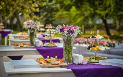 Hosting an Outdoor Event? Here are Some Catering Tips!